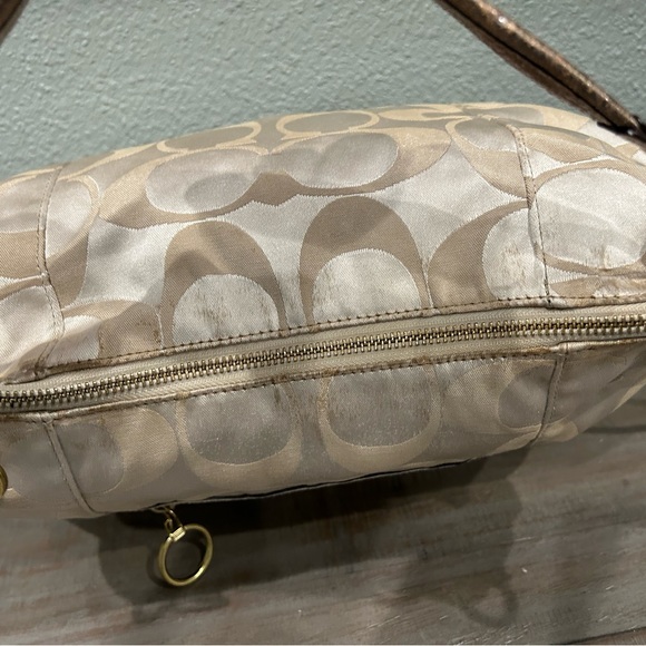 Authentic Signature Coach Poppy Shoulder Handbag - Picture 3 of 10